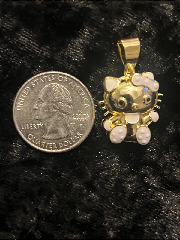 Hello Kitty Pendant - Image 3