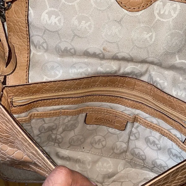 Michael Kors oversize clutch - Image 5