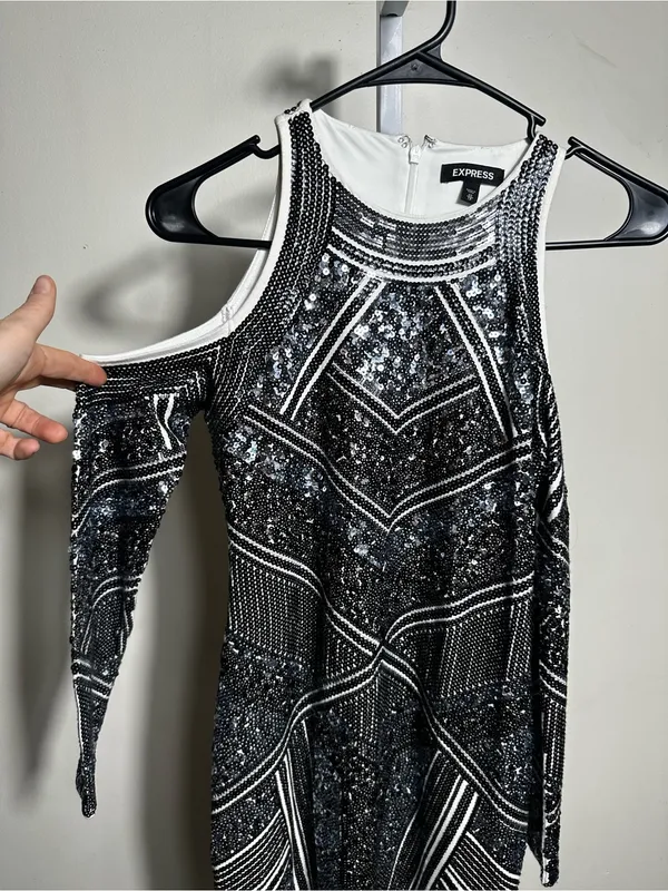 G28. Express Sequin Cold Shoulder Mini Dress Women’s XS Black/White - Image 2