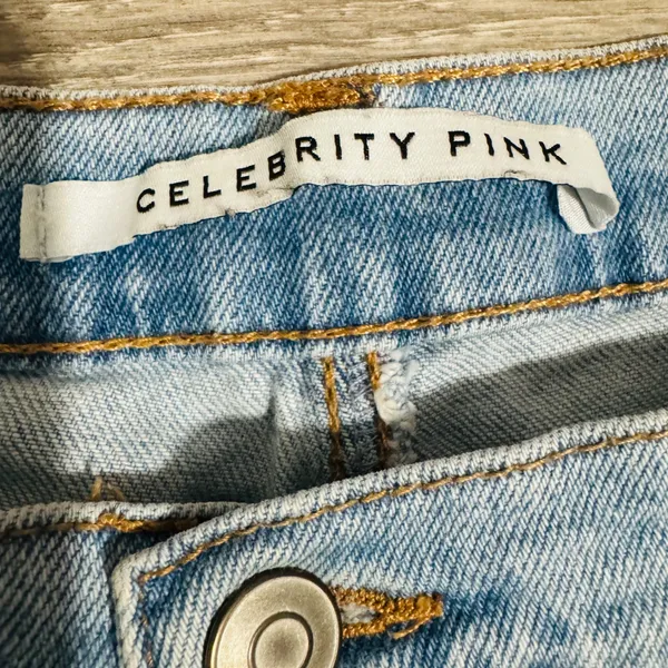 Celebrity Pink Women Light Wash Distressed Denim Shorts Cutoff Frayed Hem‎ 17/33 - Image 5