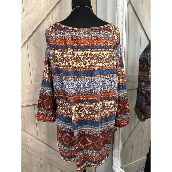 Tru Self Women XL Boho Tapestry Print Tunic Top Rust Blue 3/4 Sleeve Scoop Neck - Image 2
