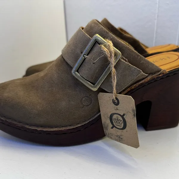 Born BR0036217 Suede Clogs Mules Heels Brown Buckle Size 8M Comfort NEW WITH TAG - Image 3