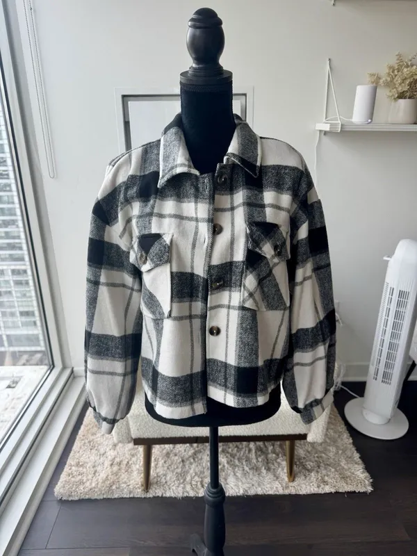 Akira Women's Black White Plaid Wool Blend Short Jacket Size L NWOT - Image 2