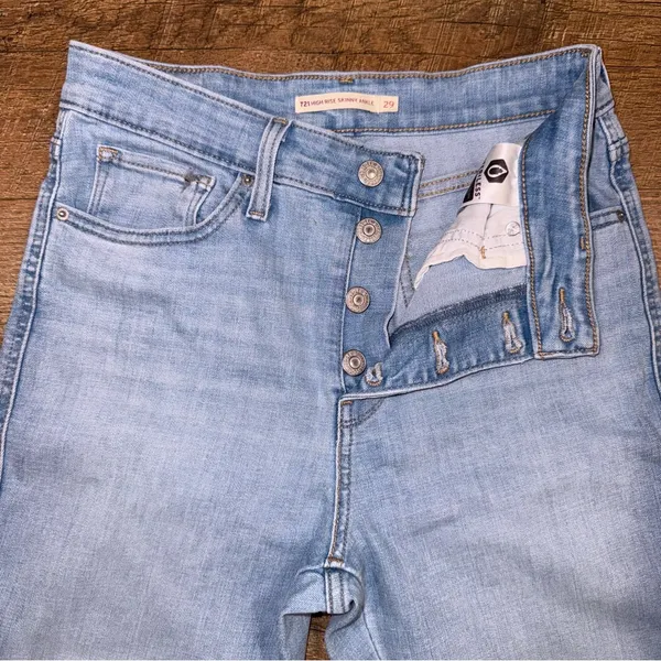 Levi’s High Rise Skinny Ankle Button Up Size 29 - Image 2