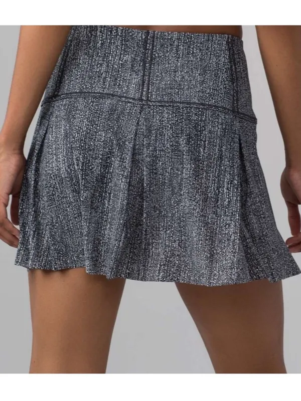 Lululemon Lost in Pace Skirt Air Time White Black Size 6 Rare - Image 15