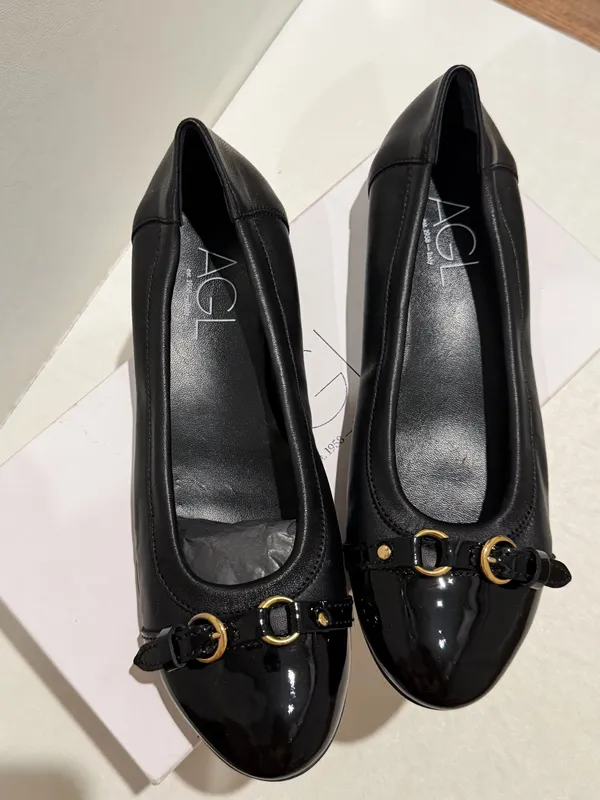 Agl Black Leather Ballet Flats with Gold Buckle Detail - Image 5