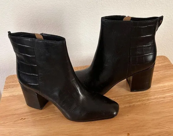 Franco Sarto Croc Embossed Leather Ankle Boots Block Heel Side Zipper Size 7 - Image 2