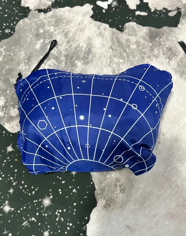 Virgin Voyages Meteor Shower Packable Rain Jacket Blue Size XL - Image 9