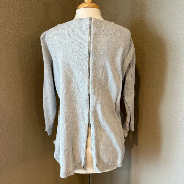 Express Gray V Neck Back Zip Tunic Sweater Women’s Large - Image 2