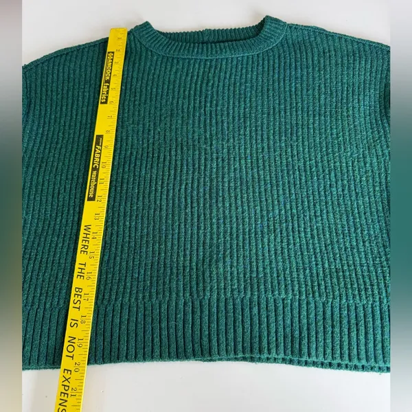 American Eagle Heather Green Cropped Crewneck Ribbed Sweater Size Medium - Image 8
