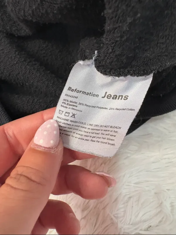 Reformation jeans cropped black sweatshirt small - Image 2