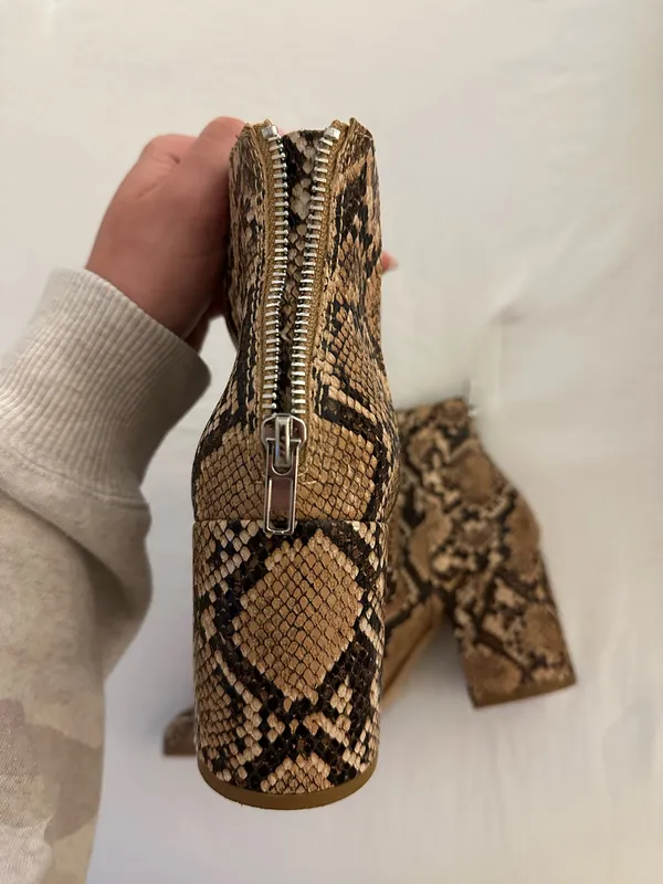 Steve Madden Booties Snakeskin - Image 2
