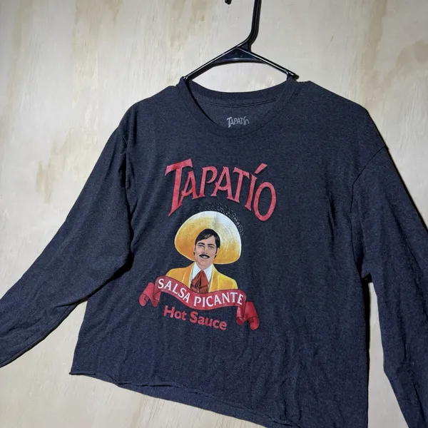 Tapatio Womens M Crop Top Long Sleeve Hot Sauce Graphic Tee Gray Raw Hem - Image 2