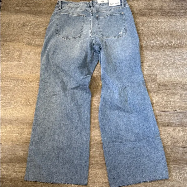 NWT Judy Blue Wide Leg Mid Rise Distressed Blue Jeans Size 16W - Image 6