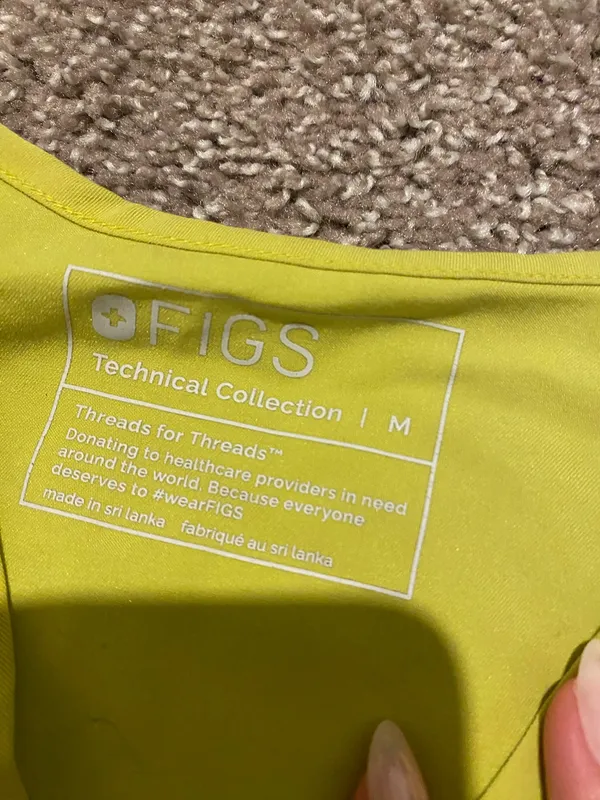 Green/yellow FIGS set: Jogger and top - Image 4