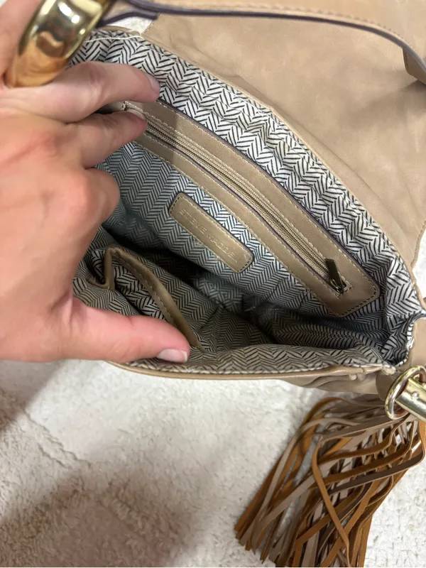 Steve Madden Tan Crossbody Bag with Tassel - Image 3