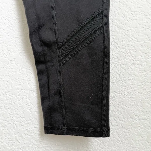 ALO Yoga Black Cropped Leggings Size S - Image 7