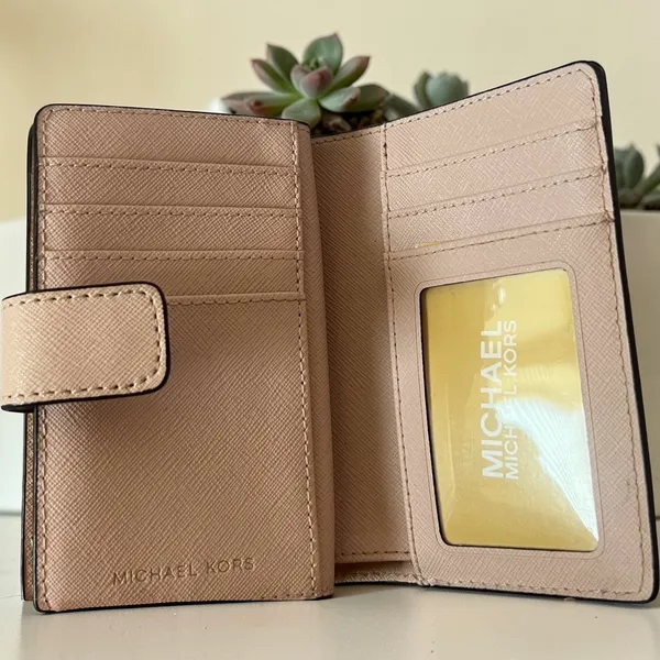 Michael Kors Jet‎ Set Bifold Wallet Women Blush Pink Saffiano Leather - Image 9