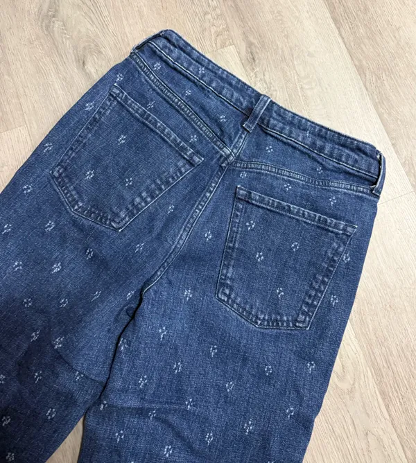 Old navy extra high rise straight jeans  - Image 4