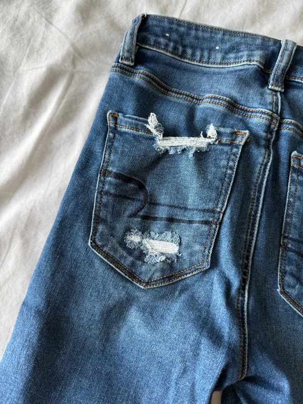 Medium Wash Destroyed Highest-Rise Jegging Crop - Image 6