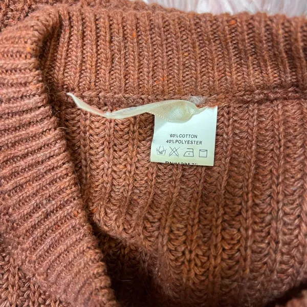Windsor Brown sweater - Image 4