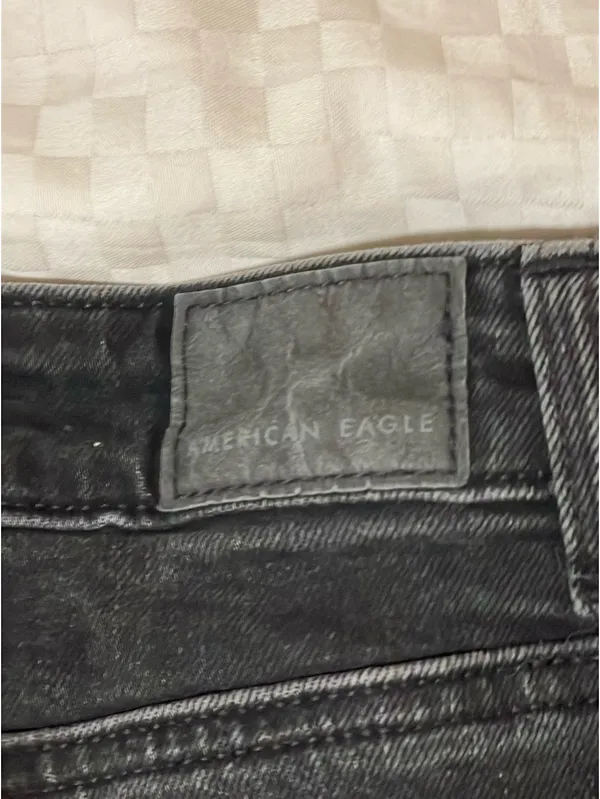 American Eagle Outfitters Mom Jean Shorts (Black) - Image 3