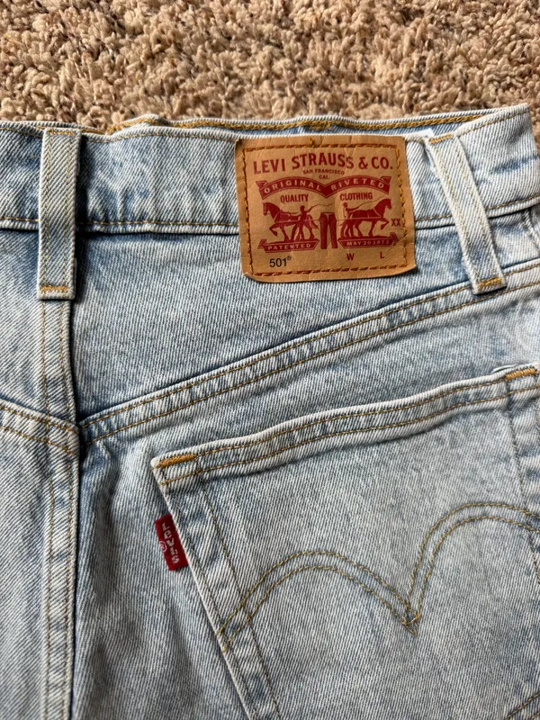 Levi’s Jean Shorts 501 - Image 3