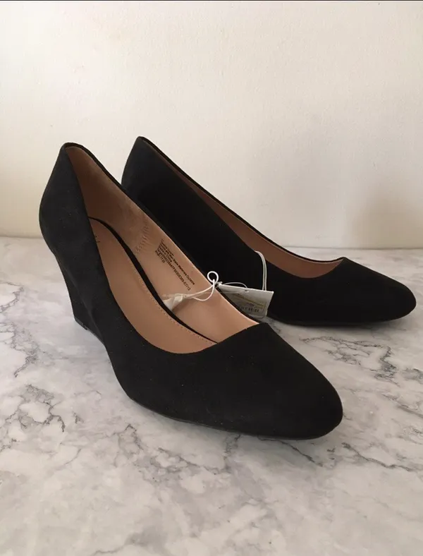 Black Wedge Heels, Size 11 - Image 6