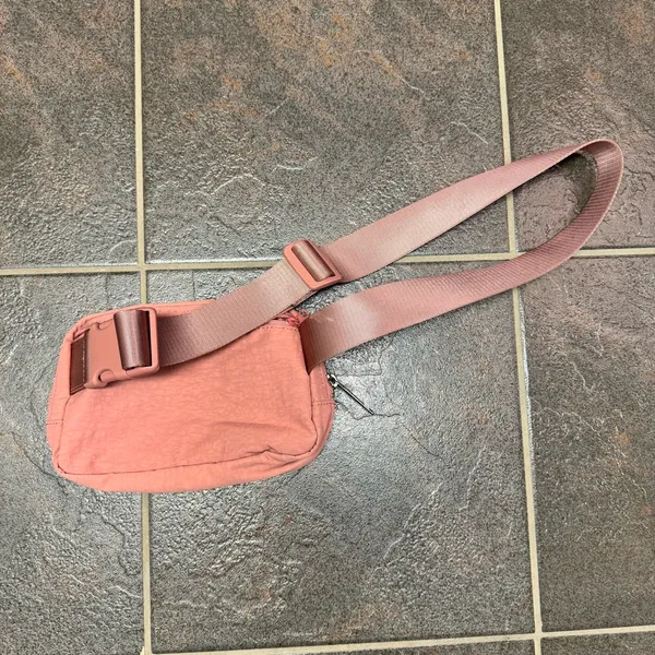 Lululemon Everywhere Belt Bag Fanny Pack *1L Deco Pink - Image 12