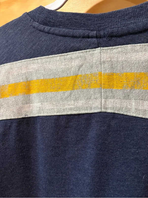 Colosseum Women's Heathered Navy/yellow Crewneck sweatshirt M - Image 5