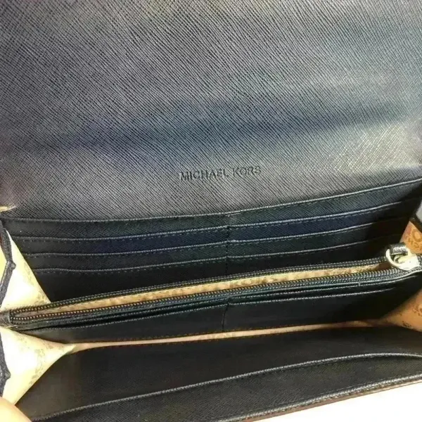 Michael Kors navy wallet - Image 4