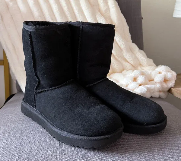 UGG Boots Classic II Short Women’s Black 8 - Image 4