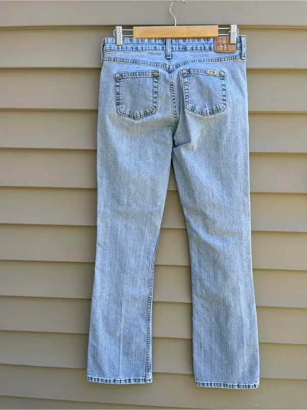 Y2K Levi’s Strauss stretch low rise bootcut Light Wash Women’s Jeans, size 6 - Image 2