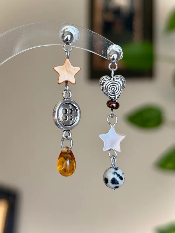 Handmade y2k funky fairy assymmetric dangle earrings🌟🧡 - Image 5