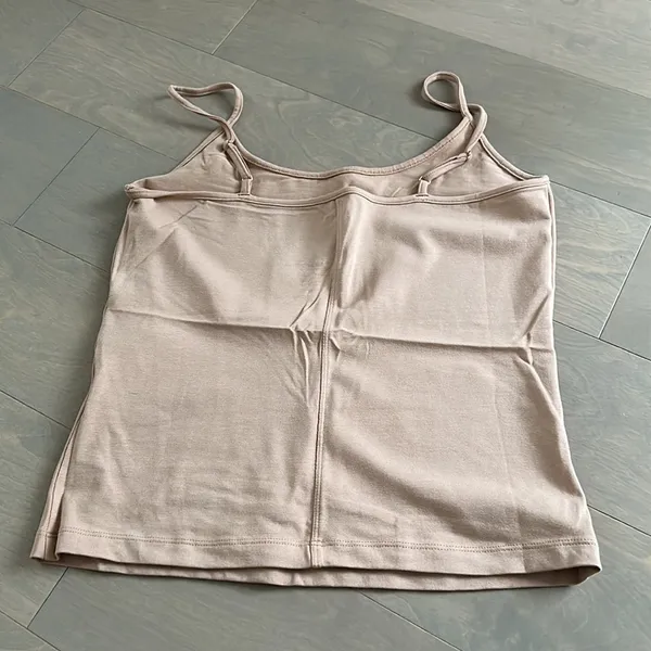 BNWOT banana republic basic cami tan medium - Image 2