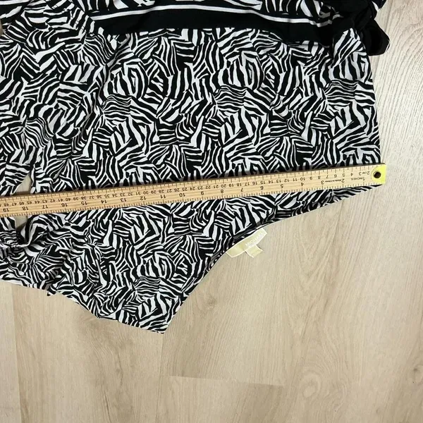 Michael Kors Zebra Print 2 Piece Skirt Set Womens L‎ Black White Side Tie Co-ord - Image 4