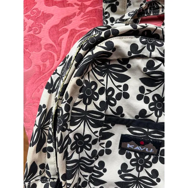 Kavu Black and White Floral Patterned Backpack - Image 3