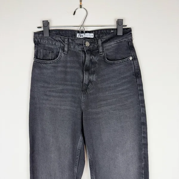 Zara High Rise Straight Leg Raw Hem Jeans Faded Black Size‎ 2 - Image 4