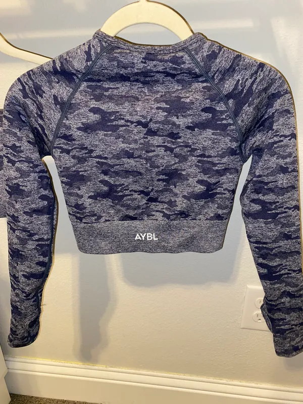evolve camo seamless long sleeve crop top and shorts set - Image 6