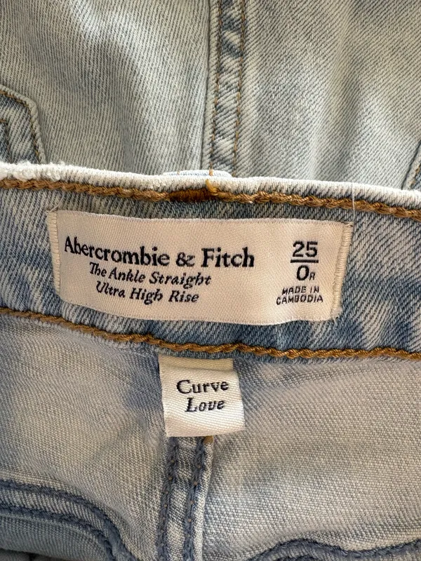 Abercrombie Jeans - Image 4