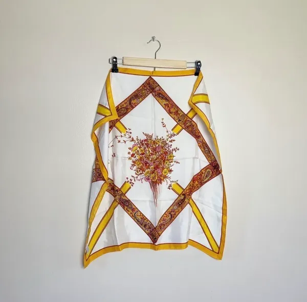 CLEAROUT! Vintage Floral & Geometric Scarf - Image 3