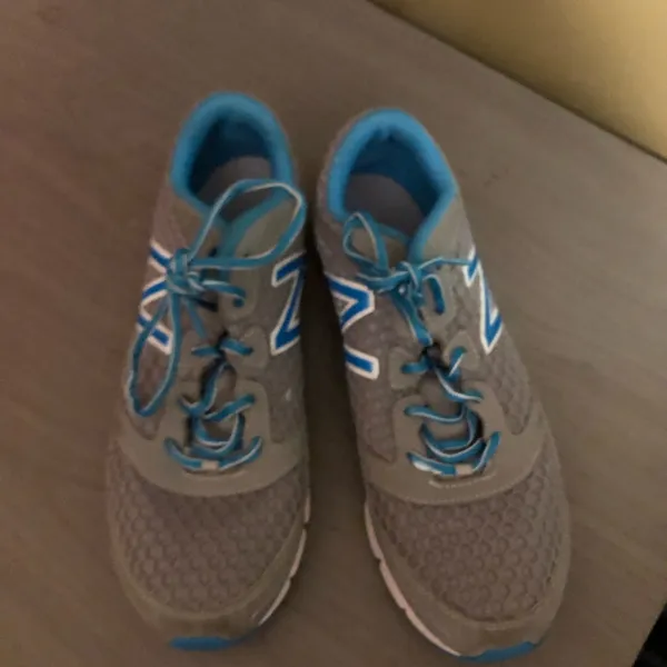 New Balance 630V2 sneakers size 10 great shape gray and teal breathable comfort - Image 4