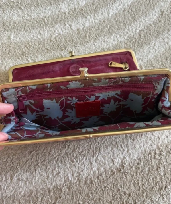 Hobo Lauren International Clutch Wallet - Image 4