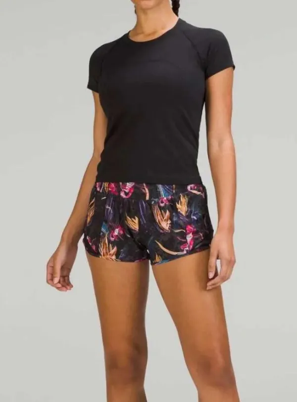 Lululemon Hotty Hot Low-Rise Lined Short 2.5" Veiled Floral - Image 3