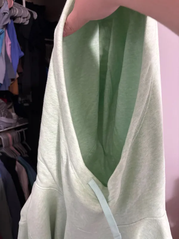 Light Green Nike Sweatshirt - Image 2