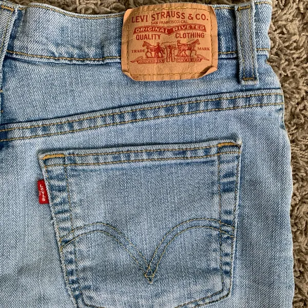 *Y2K* Levi’s 512 Classic slim cutoff size 12 blue jean high rise shorts - Image 3
