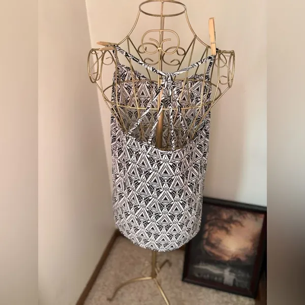 Abercrombie & Fitch Black White Geometric Print Tank Small Strappy Back Detail - Image 7