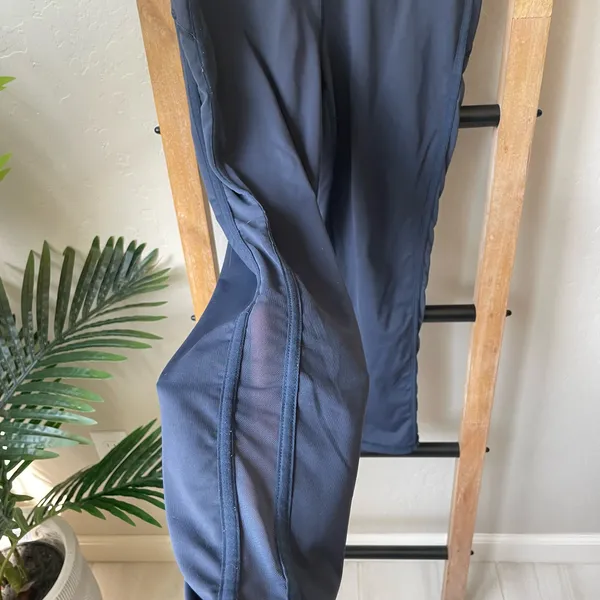 Aerie Chill Play Move Navy High-Rise 7/8 Mesh Stripe Leggings - Image 2