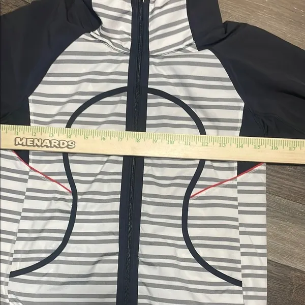 Lululemon Athletica Gray and Black‎ Ski Jacket Size S - Image 8