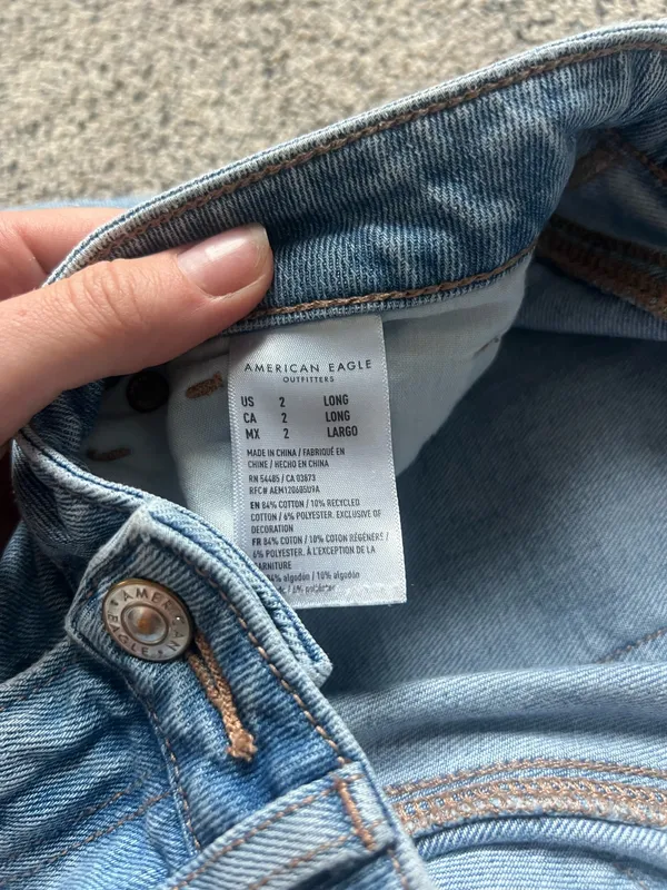 American Eagle Blue Mom Jeans - Image 3